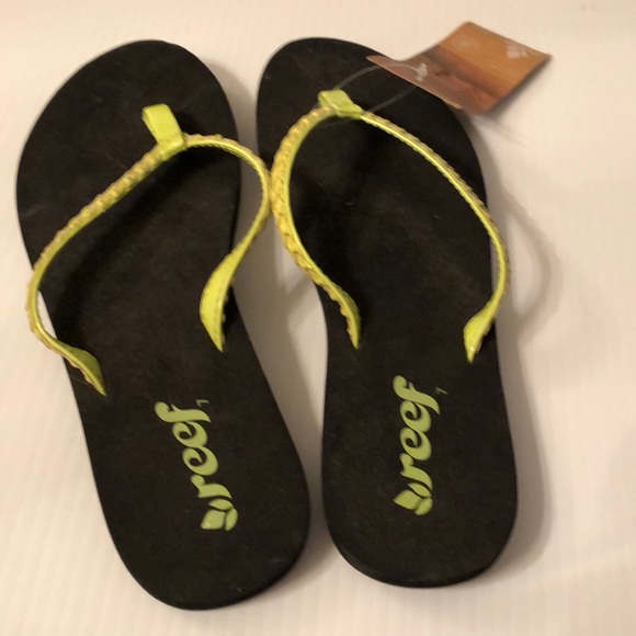 Reef Twisted Star Flip Flops - Picture 2 of 3